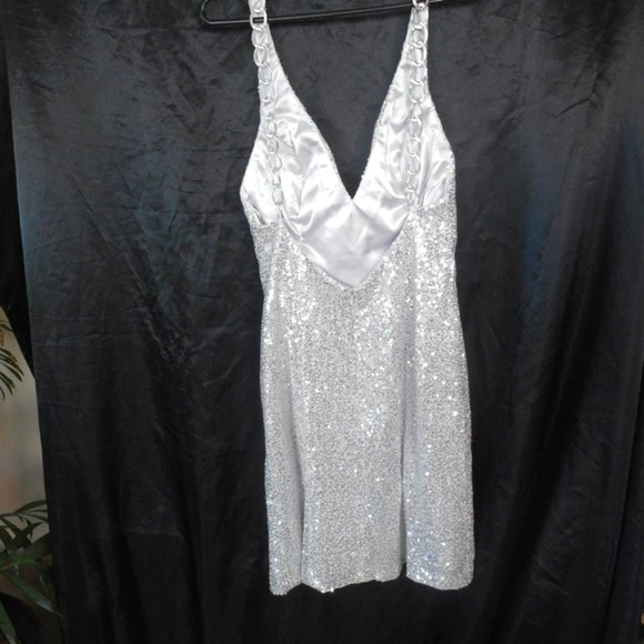 PENDING SALE 🌙 NIGHTMOVES Woman's size 10 Silver sequin formal mini dress - Picture 16 of 16